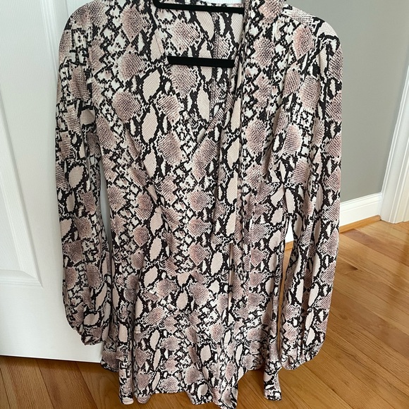 Brand New Shein leap off print dress - Small - Picture 4 of 6